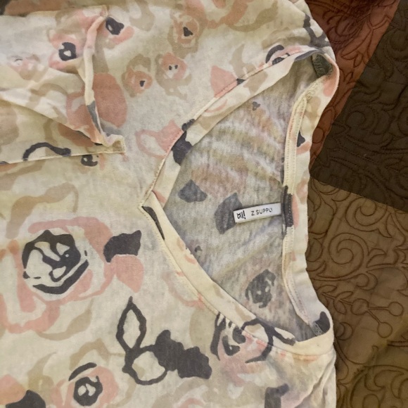 Z Supply Rose Tee XS - Picture 2 of 2